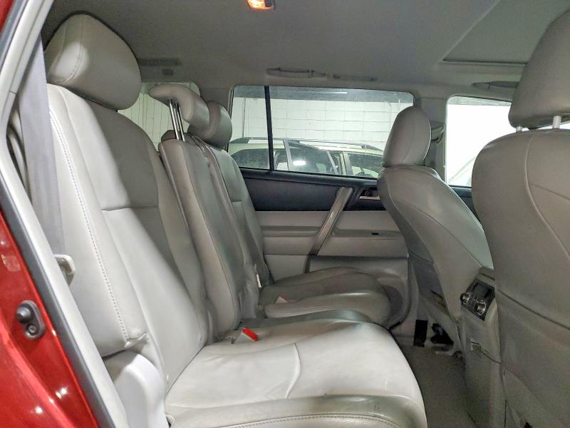 Photo 11 from auction – 2010 TOYOTA HIGHLANDER with VIN 5TDJK3EH3AS022300