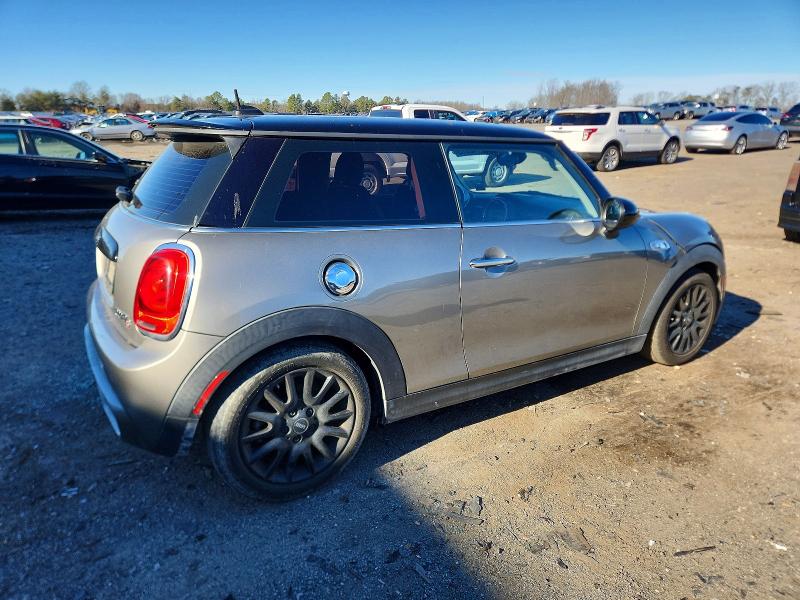 Photo 3 from auction – 2017 MINI COOPER S with VIN WMWXP7C33H2A46558