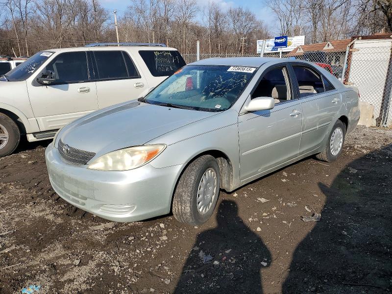 TOYOTA CAMRY LE 2003 with VIN 4T1BE32K13U779654 - Photo from auction