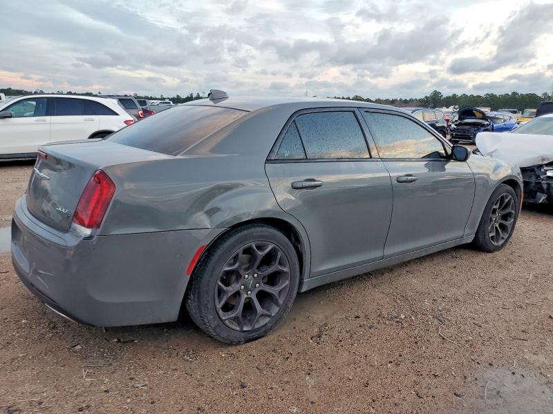 Photo 3 from auction – 2019 CHRYSLER 300 S with VIN 2C3CCABG2KH559590