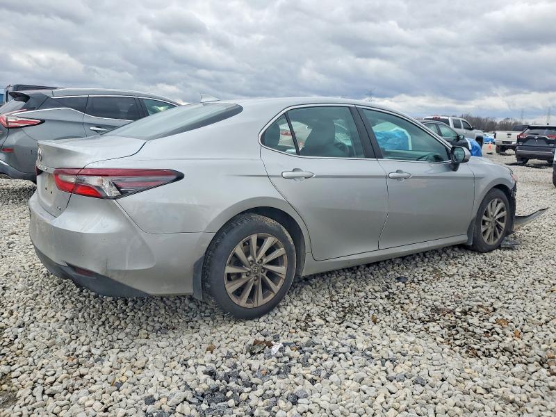 Photo 3 from auction – 2022 TOYOTA CAMRY with VIN 4T1C11AK1NU656753