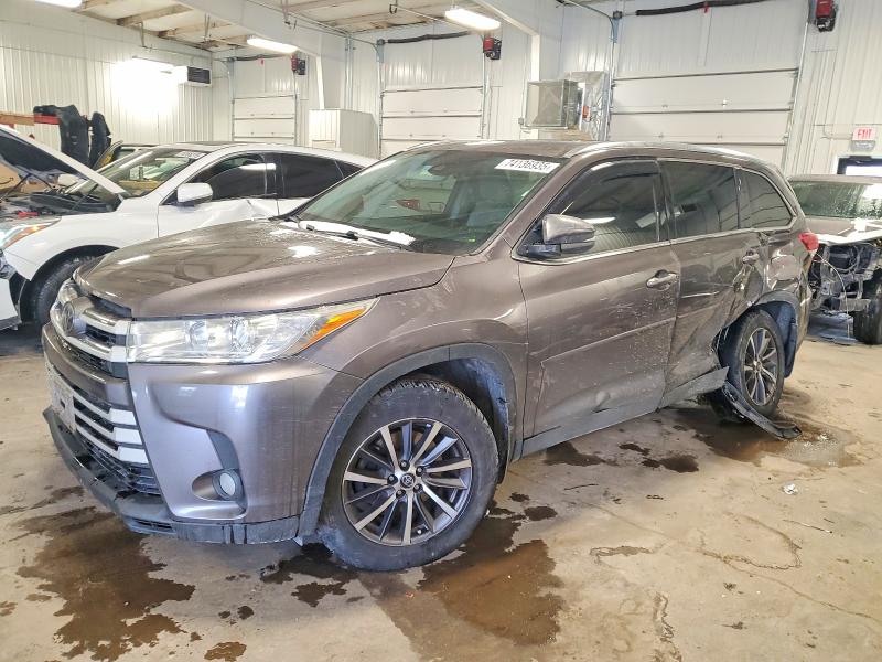TOYOTA HIGHLANDER 2019 with VIN 5TDJZRFH5KS950849 - Photo from auction