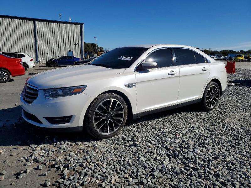 FORD TAURUS 2018 with VIN 1FAHP2E86JG135426 - Photo from auction