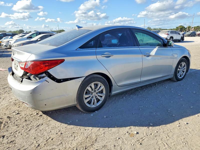 Photo 3 from auction – 2011 HYUNDAI SONATA GLS with VIN 5NPEB4AC0BH151345