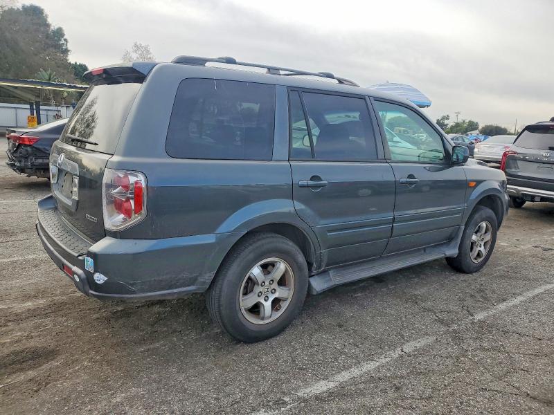 Photo 3 from auction – 2006 HONDA PILOT EX with VIN 2HKYF18626H536296
