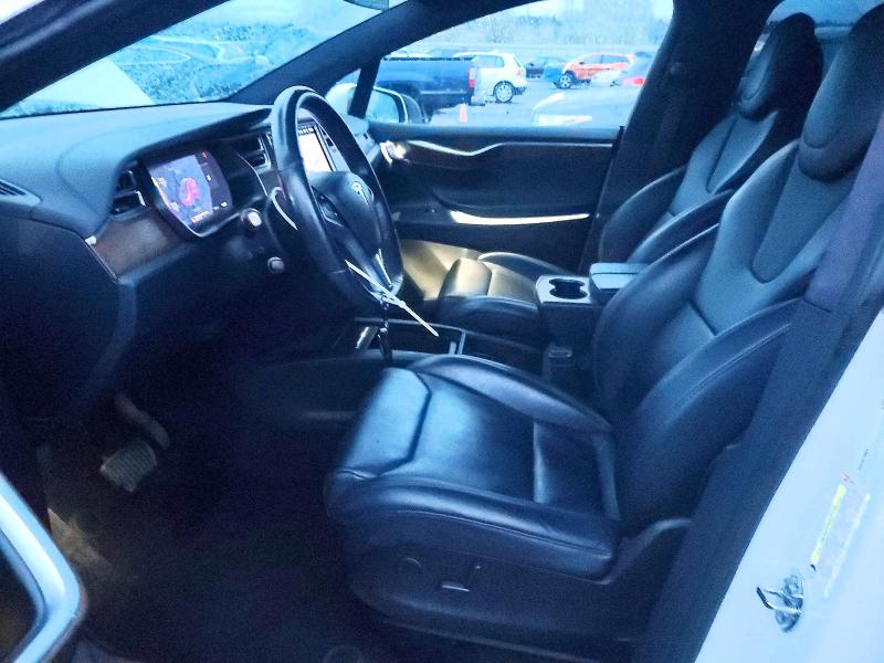 Photo 7 from auction – 2017 TESLA MODEL X with VIN 5YJXCAE28HF076715