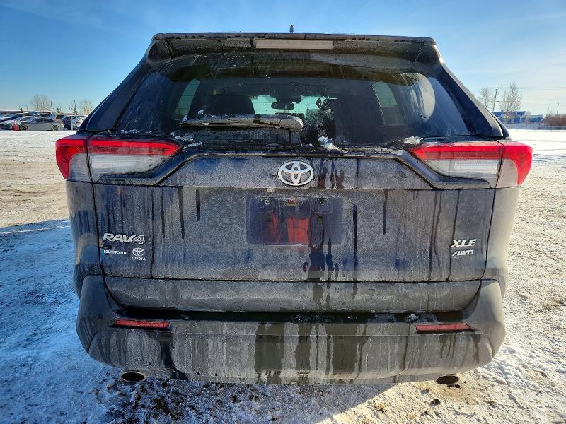 Photo 6 from auction – 2021 TOYOTA RAV4 XLE with VIN 2T3R1RFV2MC152859