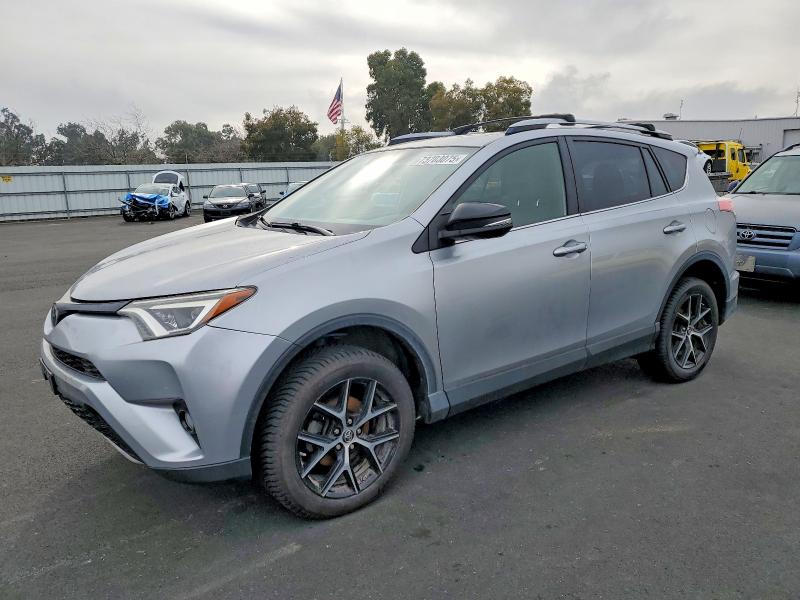 TOYOTA RAV4 SE 2018 with VIN JTMJFREV0JJ220634 - Photo from auction