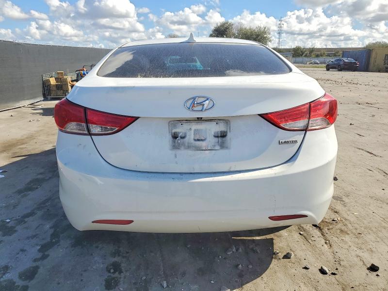 Photo 6 from auction – 2012 HYUNDAI ELANTRA GL with VIN 5NPDH4AE4CH101724