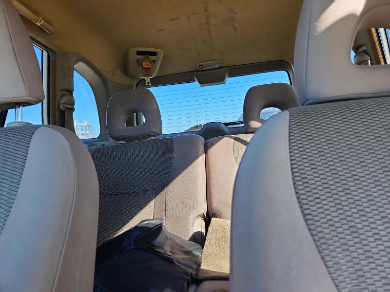 Photo 10 from auction – 2005 TOYOTA RAV4 with VIN JTEGD20V456003347