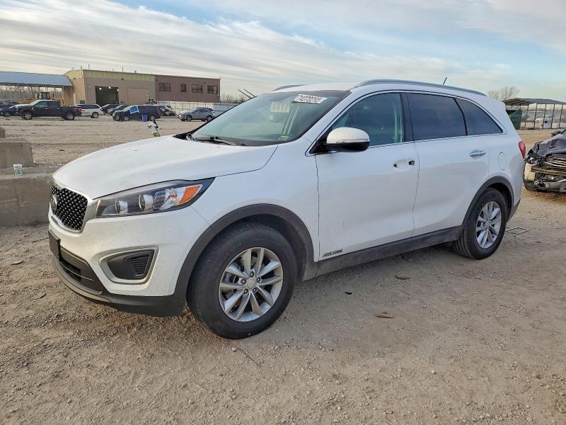 KIA SORENTO LX 2017 with VIN 5XYPGDA56HG325639 - Photo from auction