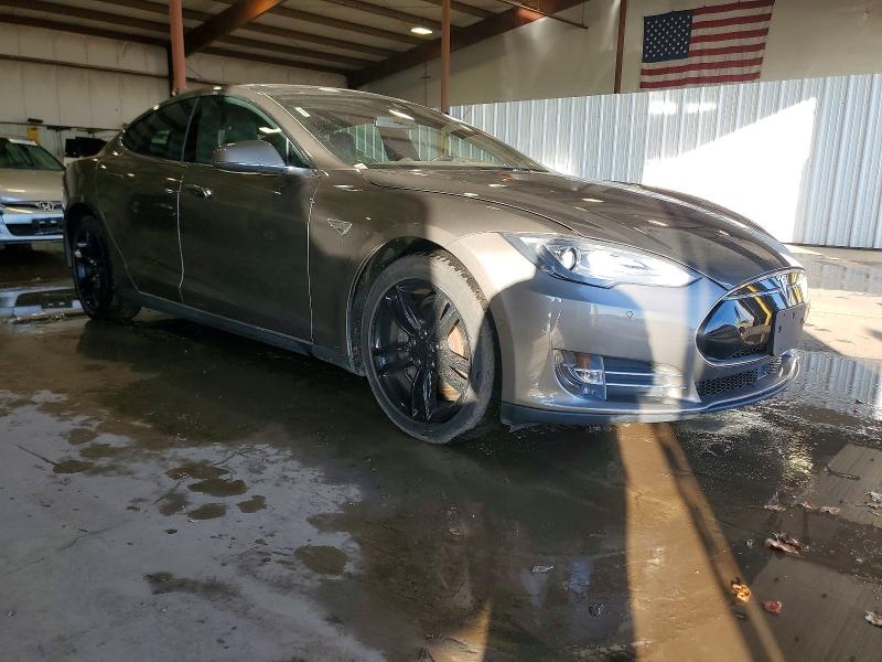 Photo 4 from auction – 2015 TESLA MODEL S 70 with VIN 5YJSA1S24FF095523