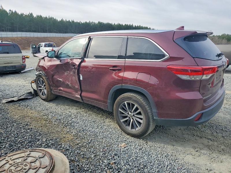 Photo 2 from auction – 2017 TOYOTA HIGHLANDER with VIN 5TDKZRFH5HS218721