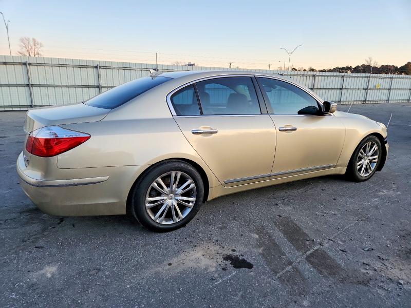 Photo 3 from auction – 2011 HYUNDAI GENESIS 4. with VIN KMHGC4DF8BU126089