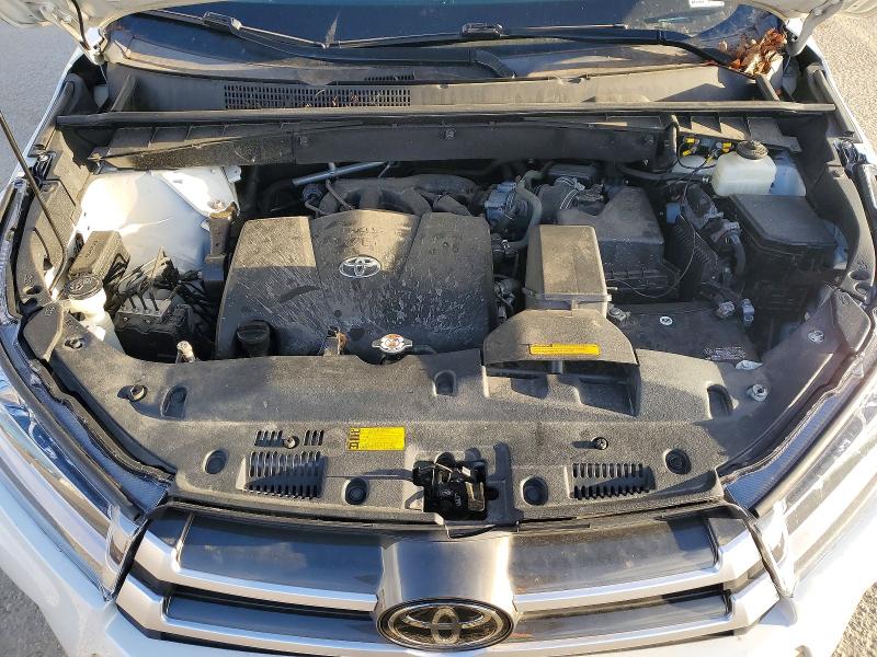 Photo 12 from auction – 2018 TOYOTA HIGHLANDER with VIN 5TDDZRFH2JS882294