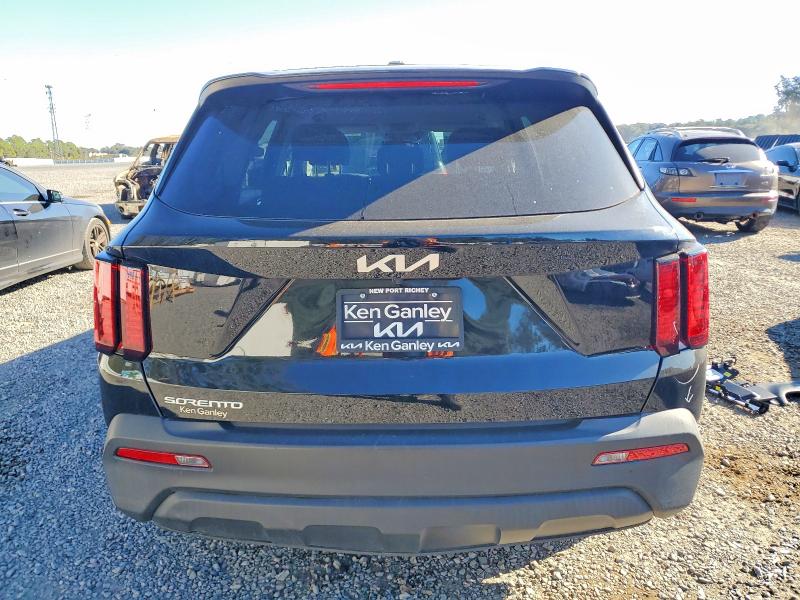 Photo 6 from auction – 2023 KIA SORENTO LX with VIN 5XYRG4LC6PG236110