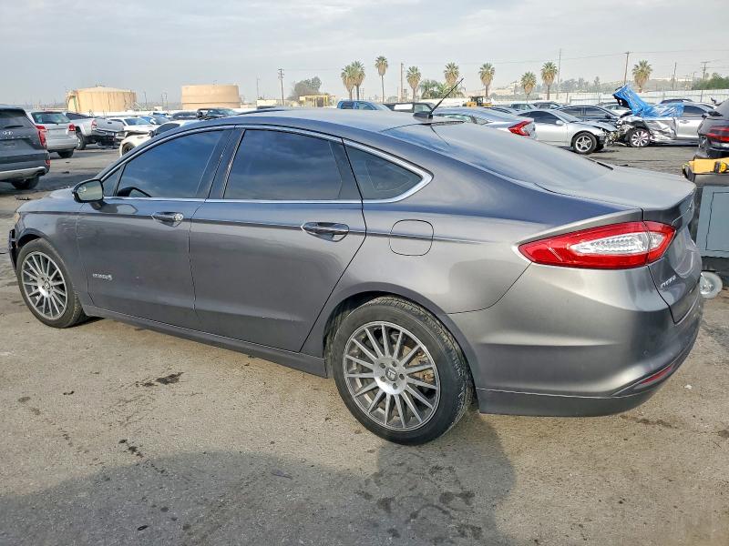 Photo 2 from auction – 2013 FORD FUSION with VIN 3FA6P0LU2DR219445