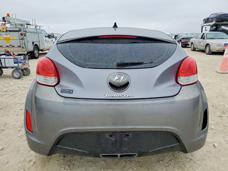 Photo 6 from auction – 2017 HYUNDAI VELOSTER with VIN KMHTC6AD7HU323146