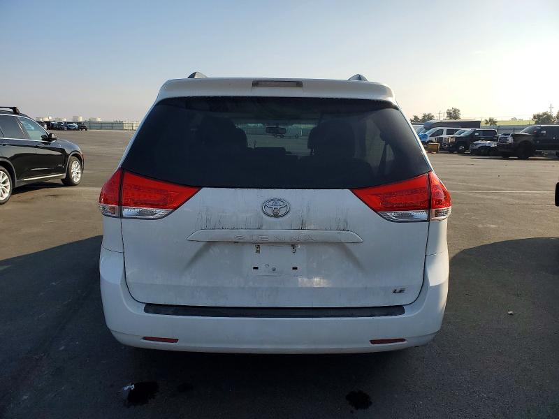 Photo 6 from auction – 2014 TOYOTA SIENNA LE with VIN 5TDKK3DC0ES414912