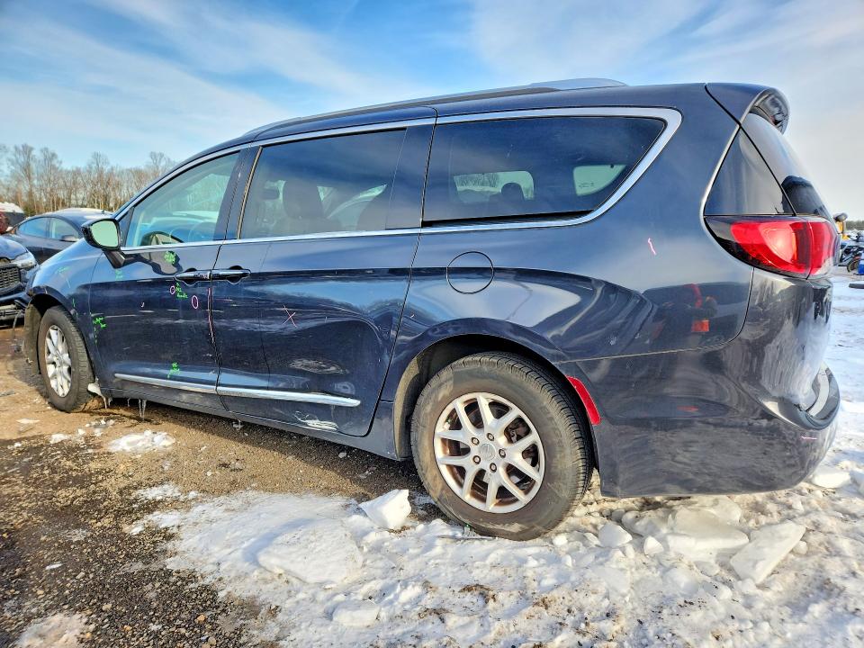 Photo 2 from auction – 2020 CHRYSLER PACIFICA with VIN 2C4RC1BG5LR115735