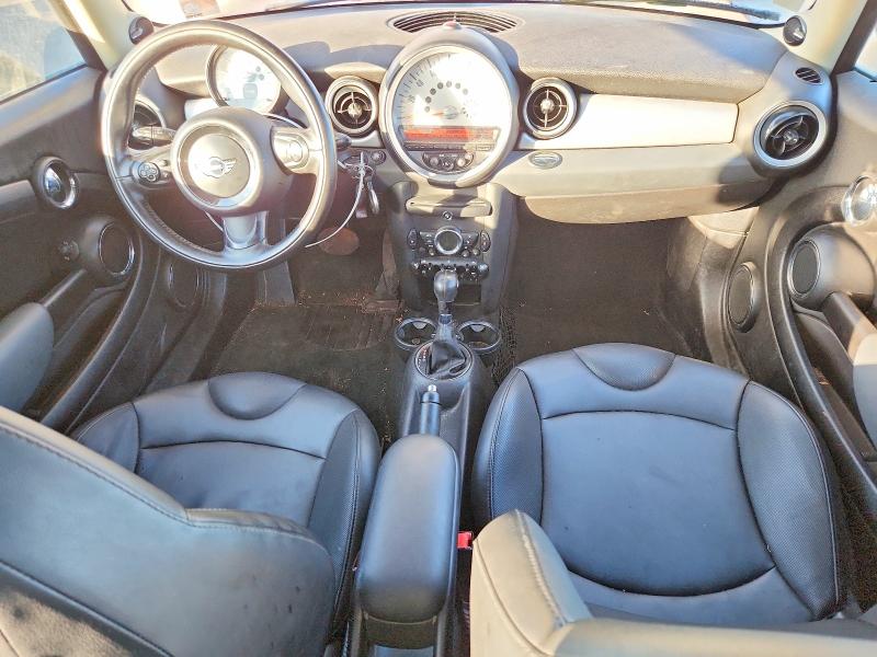 Photo 8 from auction – 2011 MINI COOPER with VIN WMWSU3C52BT094208