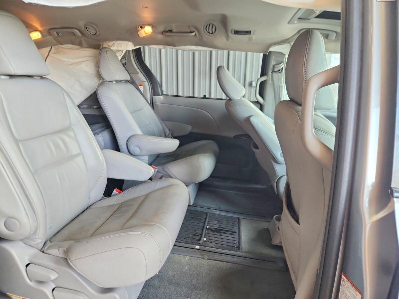 Photo 10 from auction – 2015 TOYOTA SIENNA XLE with VIN 5TDDK3DC7FS103116