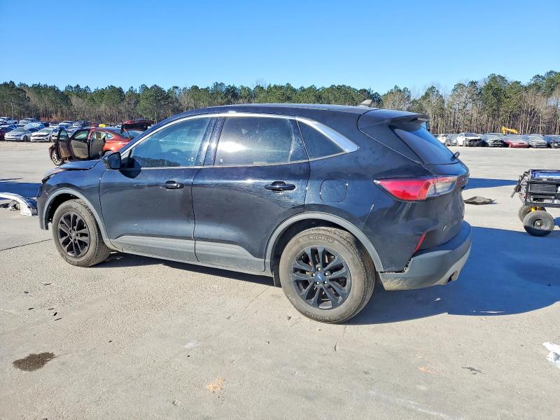 Photo 2 from auction – 2021 FORD ESCAPE with VIN 1FMCU0G63MUA42930