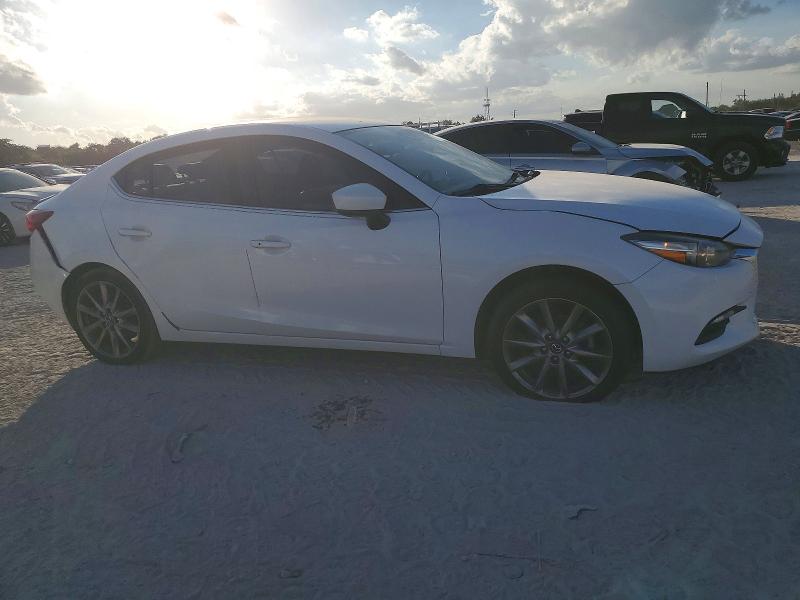 Photo 4 from auction – 2018 MAZDA 3 TOURING with VIN 3MZBN1V35JM216697
