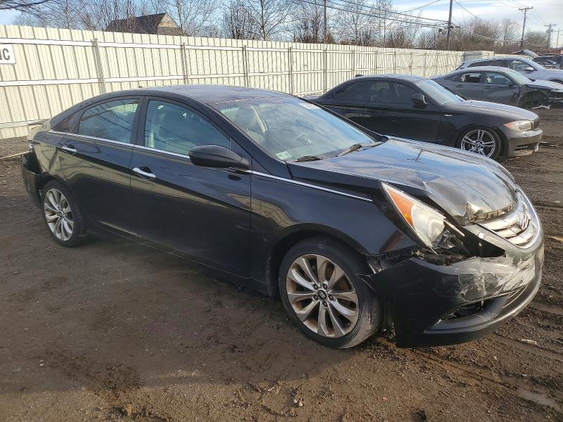 Photo 4 from auction – 2011 HYUNDAI SONATA with VIN 5NPEC4ACXBH233838