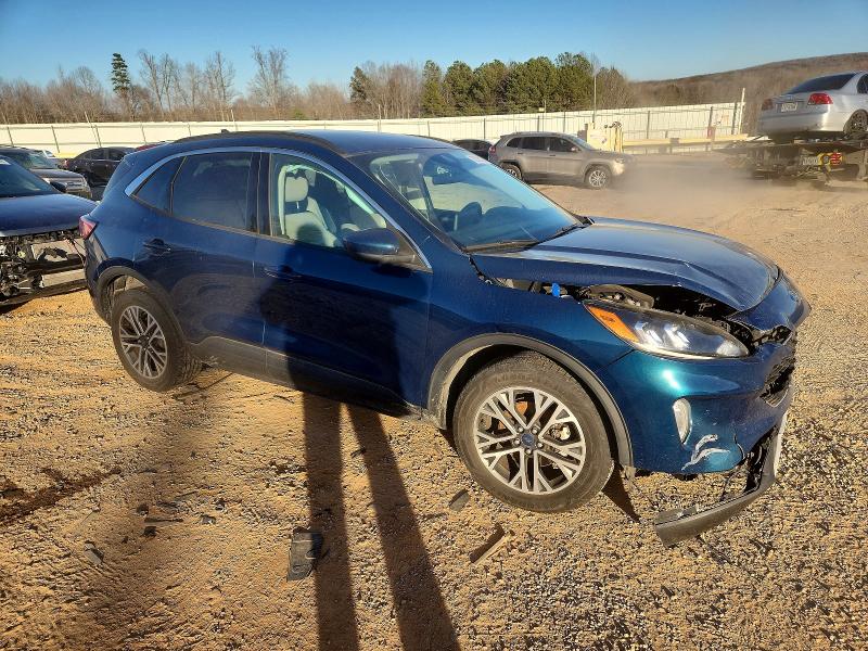 Photo 4 from auction – 2020 FORD ESCAPE SEL with VIN 1FMCU9H68LUB00547