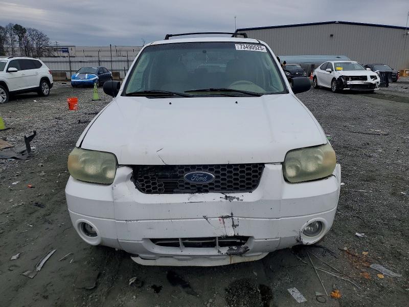 Photo 5 from auction – 2005 FORD ESCAPE with VIN 1FMCU03195KD89055