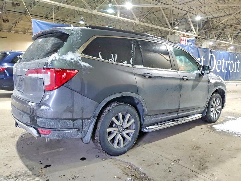 Photo 3 from auction – 2019 HONDA PILOT with VIN 5FNYF5H40KB015365