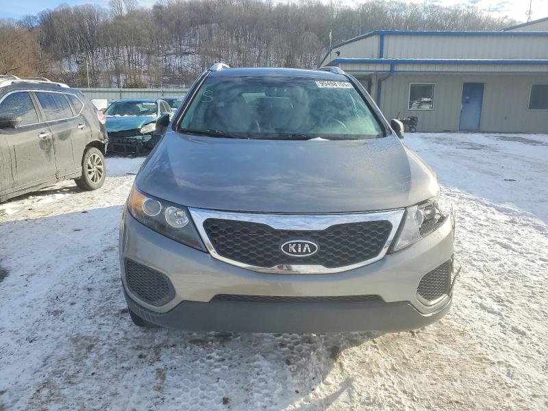 Photo 5 from auction – 2013 KIA SORENTO LX with VIN 5XYKTDA29DG415549