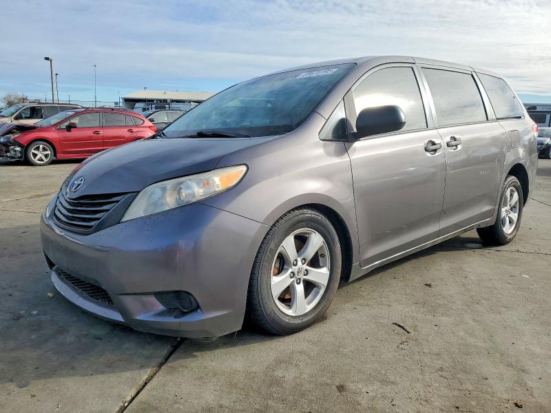TOYOTA SIENNA 2013 with VIN 5TDZK3DC7DS303013 - Photo from auction