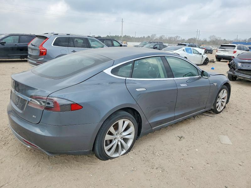 Photo 3 from auction – 2013 TESLA MODEL S with VIN 5YJSA1CN5DFP30142