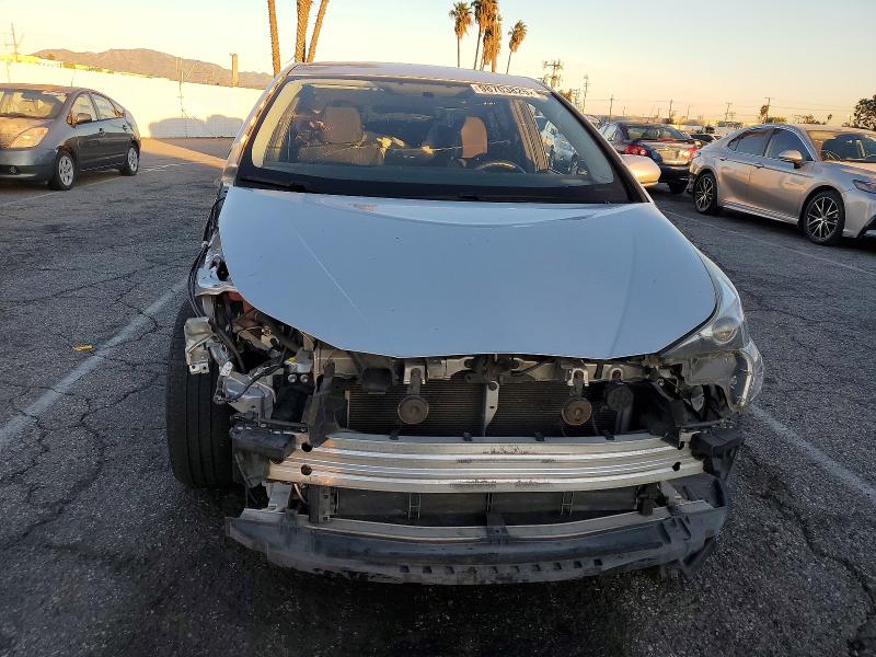 Photo 5 from auction – 2016 TOYOTA PRIUS with VIN JTDKBRFU1G3017951