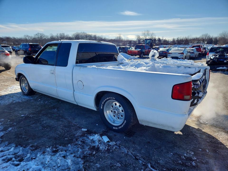 Photo 2 from auction – 1999 GMC SONOMA with VIN 1GTCS1944X8500208
