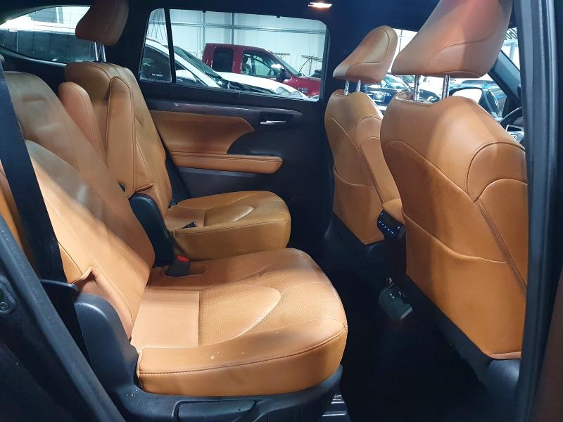 Photo 11 from auction – 2021 TOYOTA HIGHLANDER with VIN 5TDFZRBH6MS067535