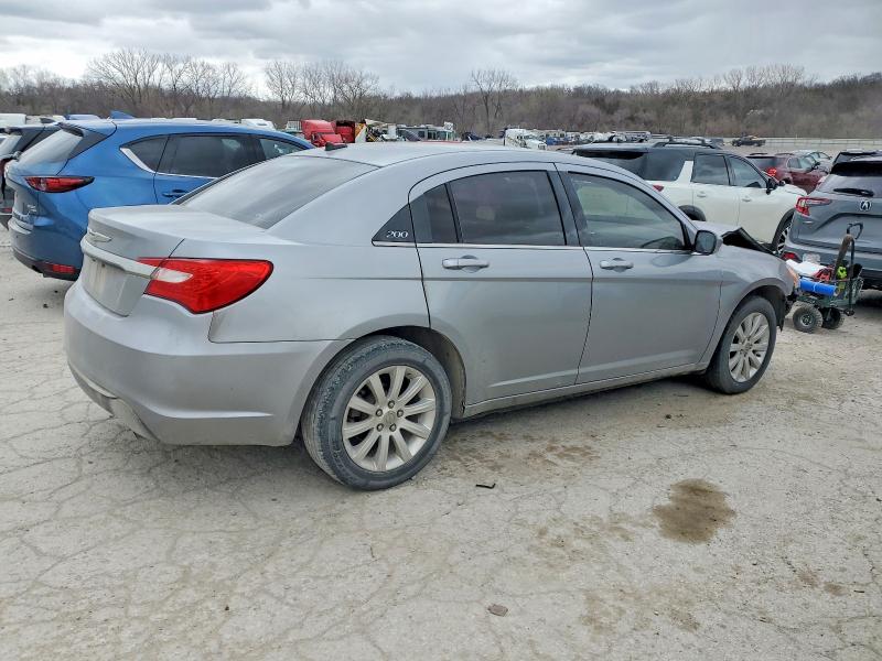 Photo 3 from auction – 2013 CHRYSLER 200 TOURIN with VIN 1C3CCBBB5DN763353