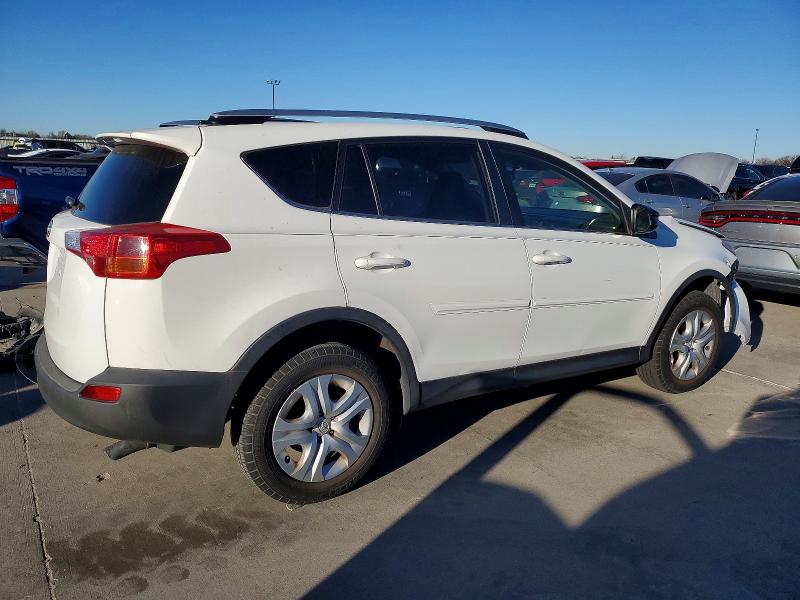 Photo 3 from auction – 2015 TOYOTA RAV4 LE with VIN JTMZFREV9FJ055645