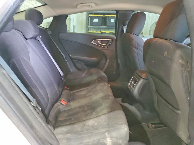 Photo 10 from auction – 2015 CHRYSLER 200 LIMITE with VIN 1C3CCCAB2FN653239