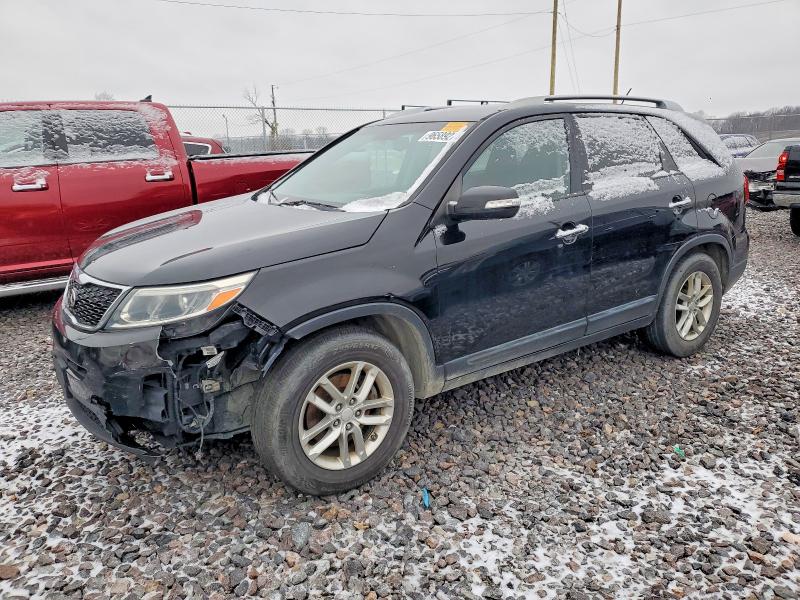 KIA SORENTO 2015 with VIN 5XYKT4A67FG631096 - Photo from auction