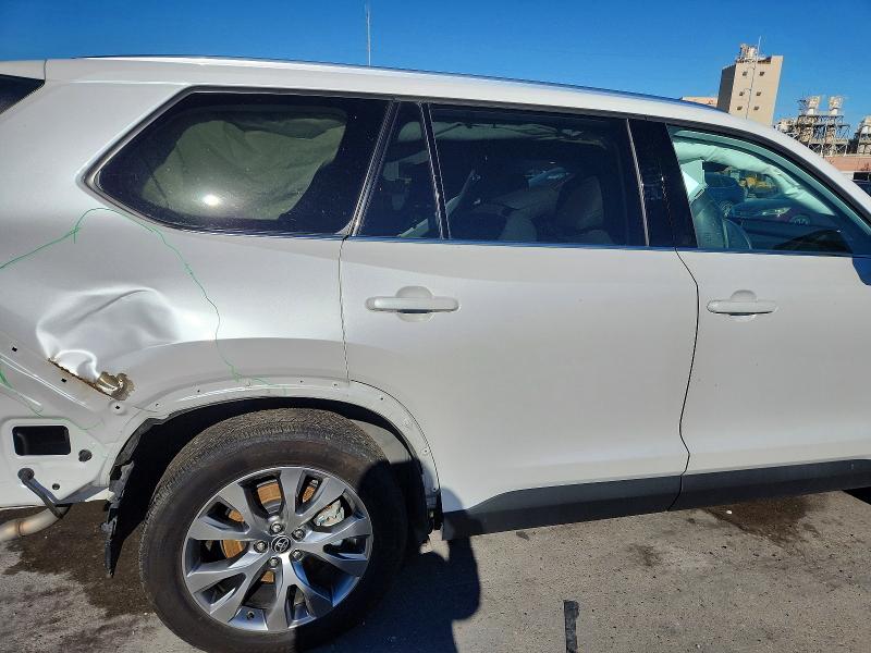 Photo 11 from auction – 2024 TOYOTA GRAND HIGHLANDER with VIN 5TDAAAB56RS026497
