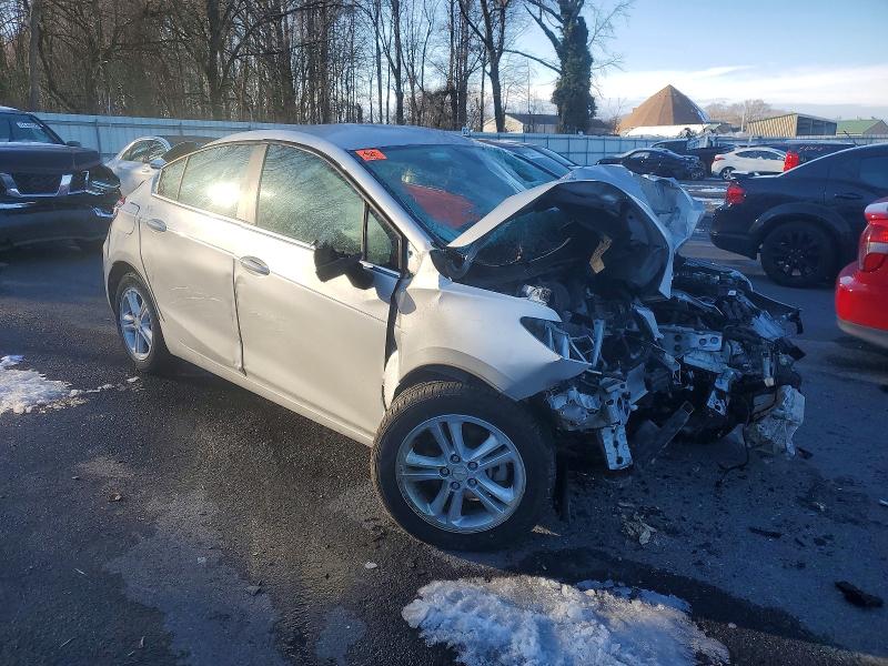 Photo 4 from auction – 2018 CHEVROLET CRUZE LT with VIN 3G1BE6SM3JS650828
