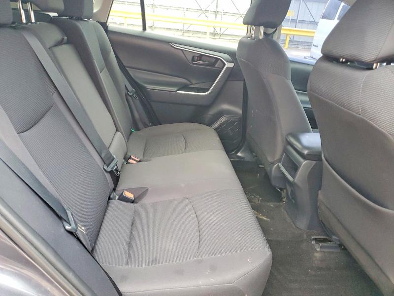 Photo 11 from auction – 2019 TOYOTA RAV4 LE with VIN 2T3H1RFV8KW036945