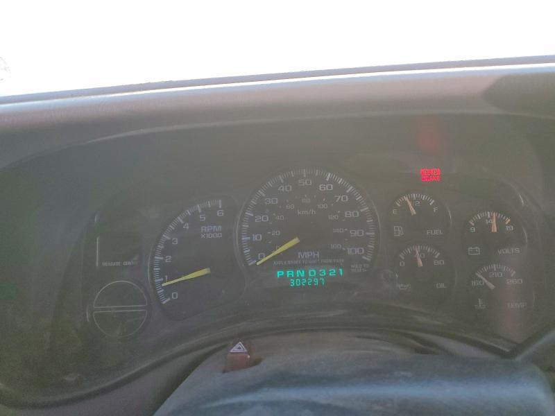 Photo 8 from auction – 1999 CHEVROLET SILVERADO with VIN 2GCEC19T2X1223641