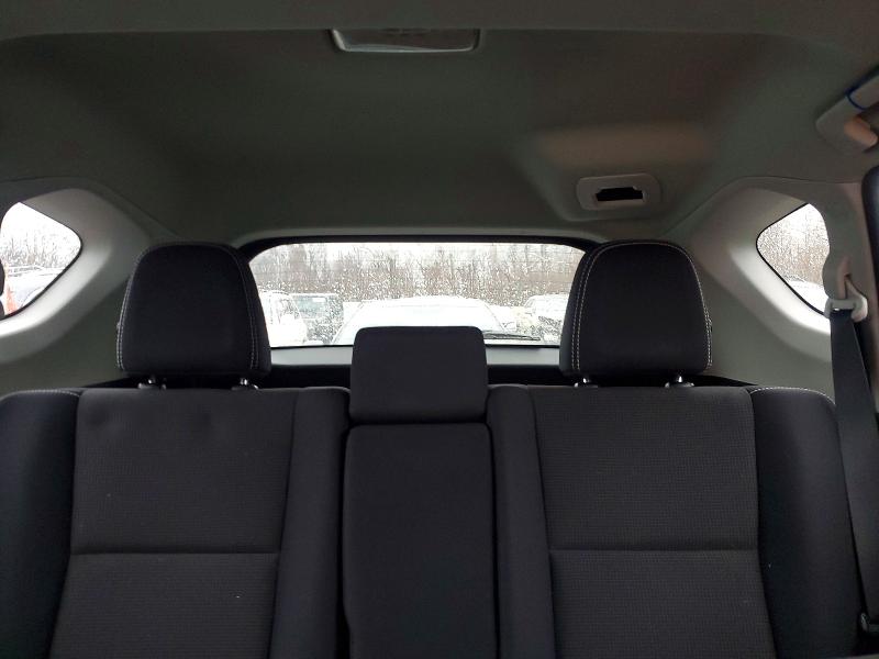 Photo 10 from auction – 2017 TOYOTA RAV4 XLE with VIN 2T3RFREV4HW581511