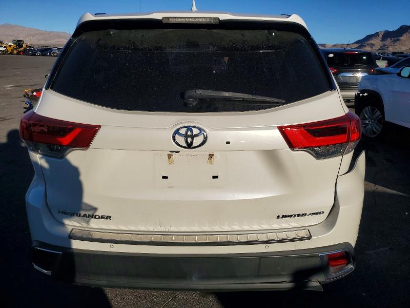 Фото 6 с аукциона – 2018 TOYOTA HIGHLANDER с VIN 5TDDZRFH3JS870302