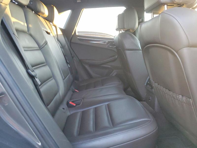 Photo 11 from auction – 2016 PORSCHE MACAN S with VIN WP1AB2A59GLB49907