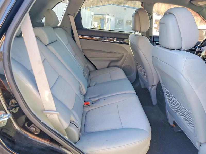 Photo 11 from auction – 2013 KIA SORENTO LX with VIN 5XYKTCA66DG406191